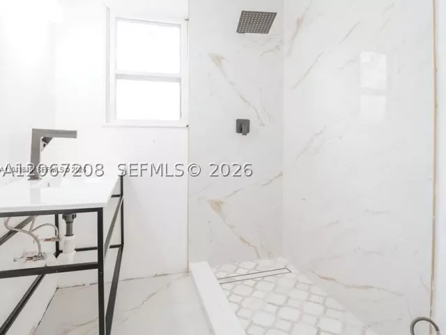 4-bedroom home for rent in Miami - 11080 Peachtree Dr - MondialRealty