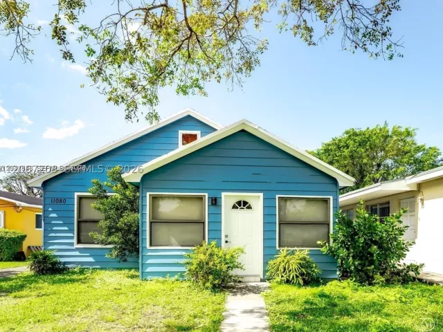 4-bedroom home for rent in Miami - 11080 Peachtree Dr - MondialRealty