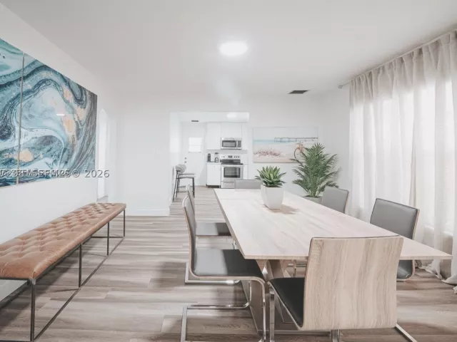 4-bedroom home for rent in Miami - 11080 Peachtree Dr - MondialRealty