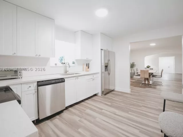 4-bedroom home for rent in Miami - 11080 Peachtree Dr - MondialRealty