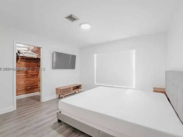 4-bedroom home for rent in Miami - 11080 Peachtree Dr - MondialRealty
