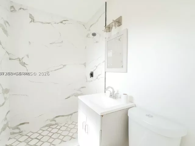 4-bedroom home for rent in Miami - 11080 Peachtree Dr - MondialRealty