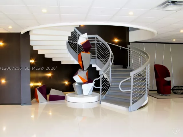 1-bedroom condo for rent in Miami Beach - 5701 Collins Ave 1611 - MondialRealty