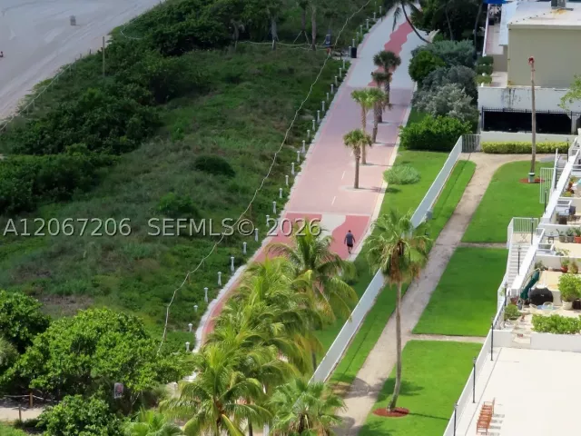 1-bedroom condo for rent in Miami Beach - 5701 Collins Ave 1611 - MondialRealty