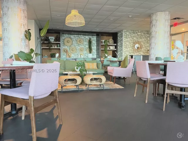 1-bedroom condo for rent in Miami Beach - 5701 Collins Ave 1611 - MondialRealty