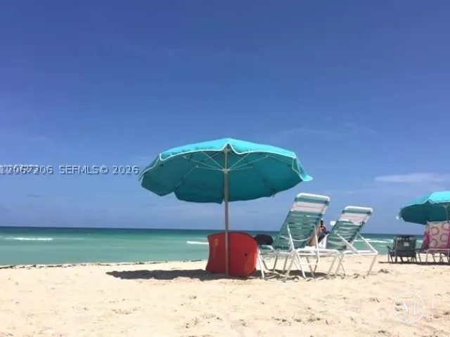 1-bedroom condo for rent in Miami Beach - 5701 Collins Ave 1611 - MondialRealty