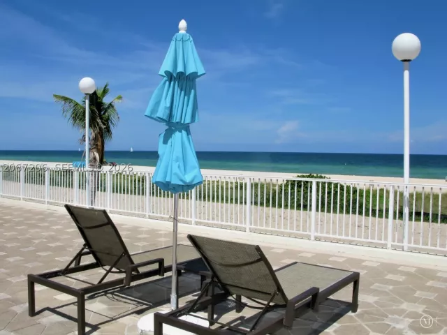 1-bedroom condo for rent in Miami Beach - 5701 Collins Ave 1611 - MondialRealty