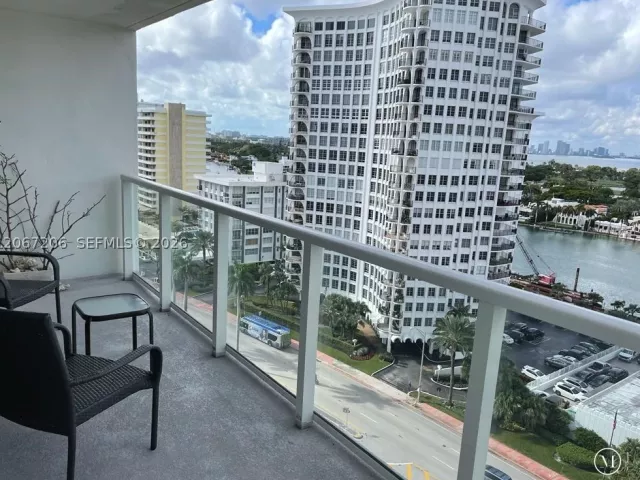 1-bedroom condo for rent in Miami Beach - 5701 Collins Ave 1611 - MondialRealty