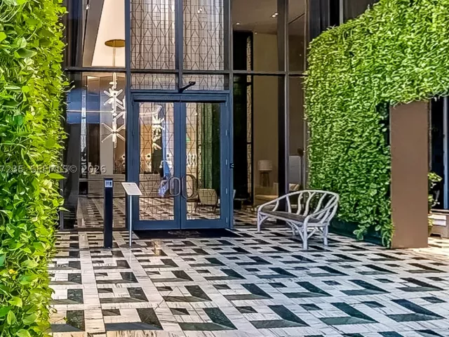 2-bedroom condo for rent in Miami - 801 S Miami Ave 3602 - MondialRealty