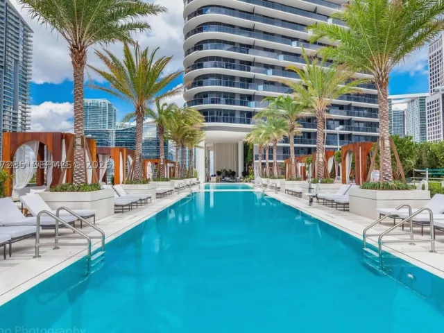 2-bedroom condo for rent in Miami - 801 S Miami Ave 3602 - MondialRealty