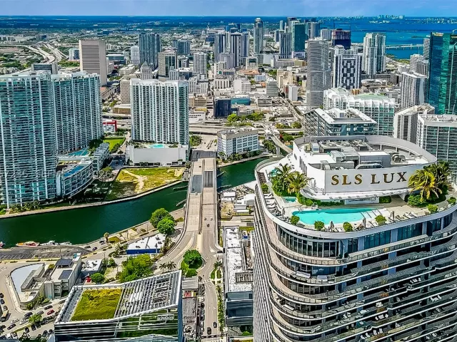 2-bedroom condo for rent in Miami - 801 S Miami Ave 3602 - MondialRealty