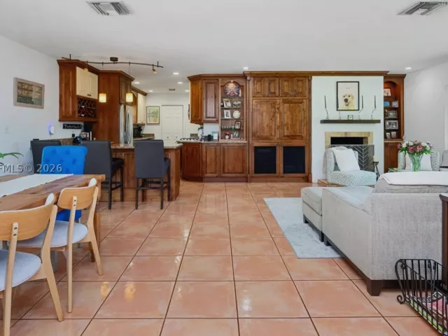 2-bedroom home for rent in Fort Lauderdale - 2549 NE 27th Ave - MondialRealty