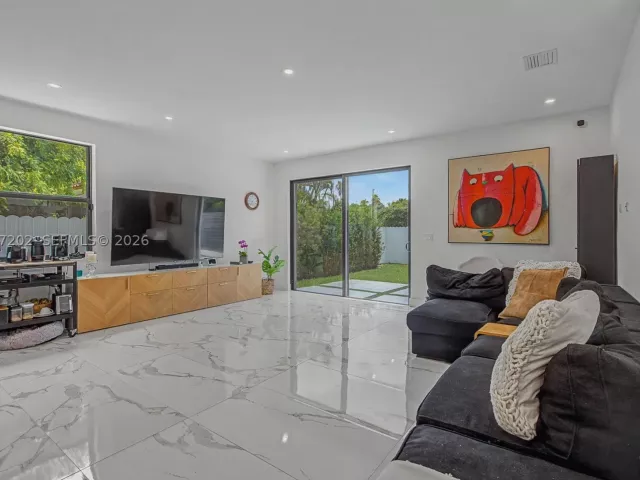 4-bedroom home for rent in Miami - 2320 SW 14th St - MondialRealty