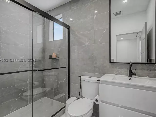 4-bedroom home for rent in Miami - 2320 SW 14th St - MondialRealty