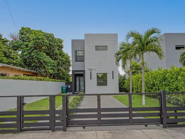 4-bedroom home for rent in Miami - 2320 SW 14th St - MondialRealty