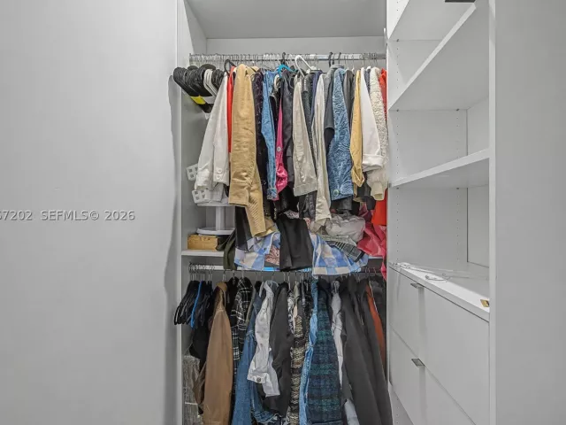 4-bedroom home for rent in Miami - 2320 SW 14th St - MondialRealty