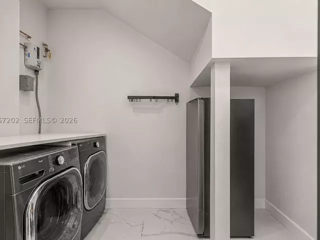4-bedroom home for rent in Miami - 2320 SW 14th St - MondialRealty