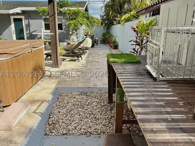 3-bedroom home for rent in Miami - 6202 SW 107th Ave 6202 - MondialRealty