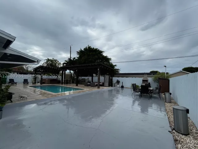 3-bedroom home for rent in Miami - 6202 SW 107th Ave 6202 - MondialRealty