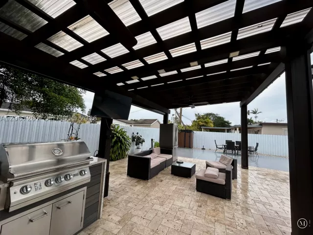 3-bedroom home for rent in Miami - 6202 SW 107th Ave 6202 - MondialRealty