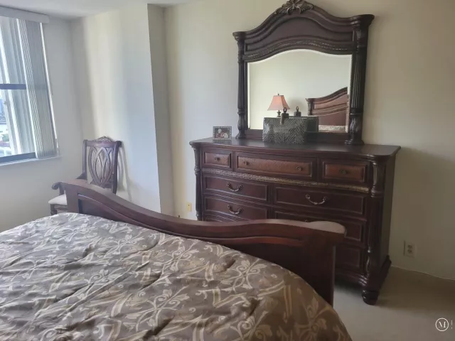 2-bedroom condo for sale in Hollywood - 2401 S OCEAN Drive 1108 - MondialRealty