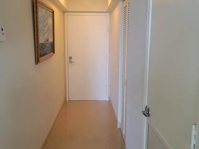 2-bedroom condo for sale in Hollywood - 2401 S OCEAN Drive 1108 - MondialRealty