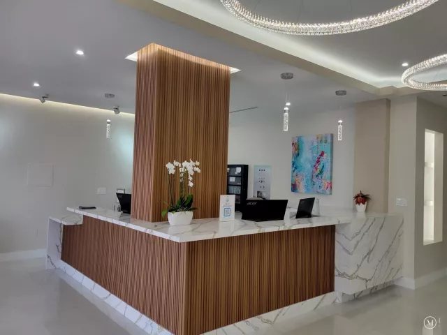 2-bedroom condo for sale in Hollywood - 2401 S OCEAN Drive 1108 - MondialRealty