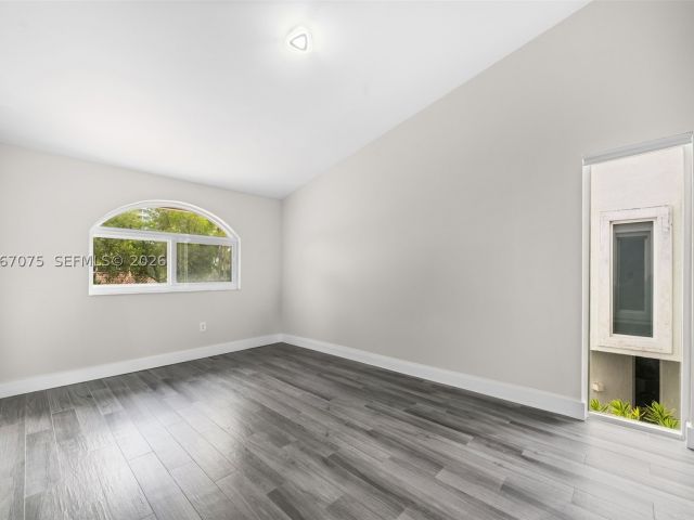 3-bedroom home for sale in Aventura - 3750 NE 209 Ter - MondialRealty