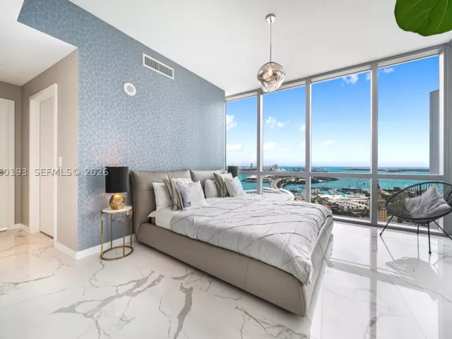 3-bedroom condo for rent in Miami - 851 NE 1st Ave 2911 - MondialRealty