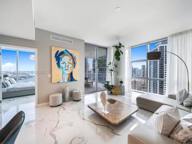 3-bedroom condo for rent in Miami - 851 NE 1st Ave 2911 - MondialRealty