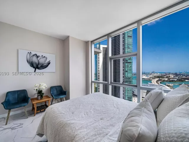 3-bedroom condo for rent in Miami - 851 NE 1st Ave 2911 - MondialRealty