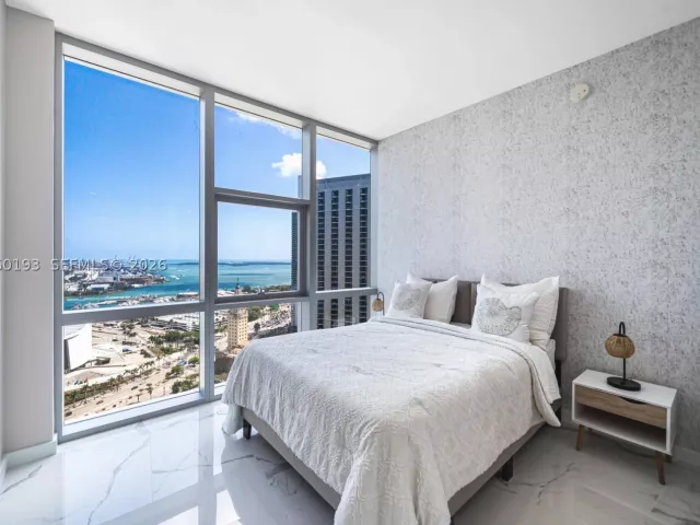 3-bedroom condo for rent in Miami - 851 NE 1st Ave 2911 - MondialRealty