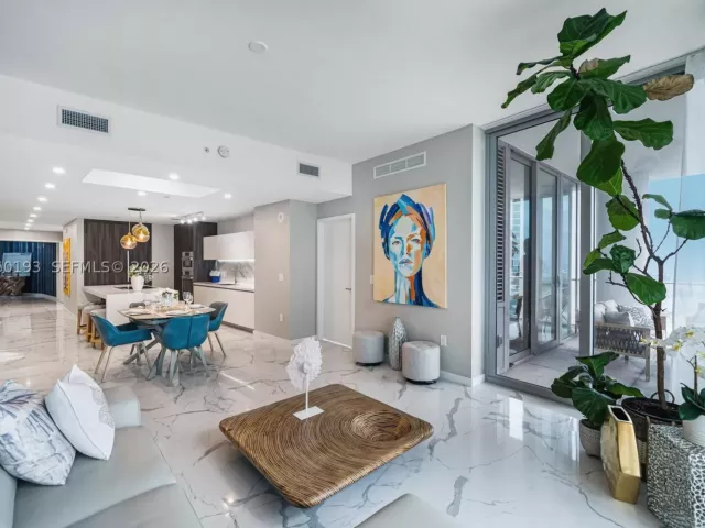 3-bedroom condo for rent in Miami - 851 NE 1st Ave 2911 - MondialRealty