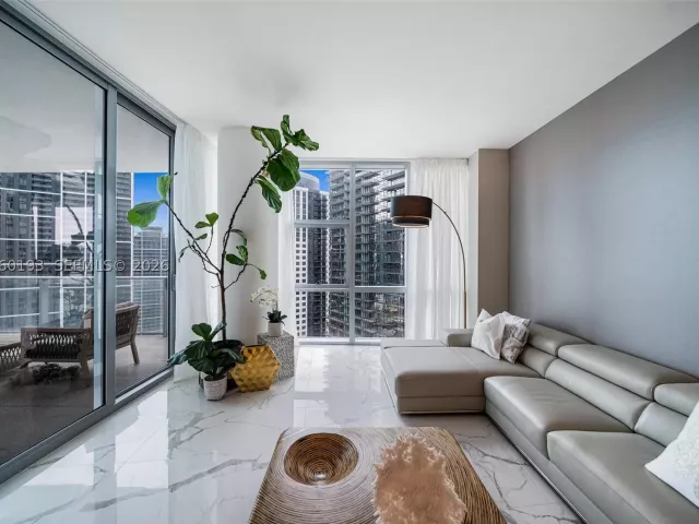 3-bedroom condo for rent in Miami - 851 NE 1st Ave 2911 - MondialRealty