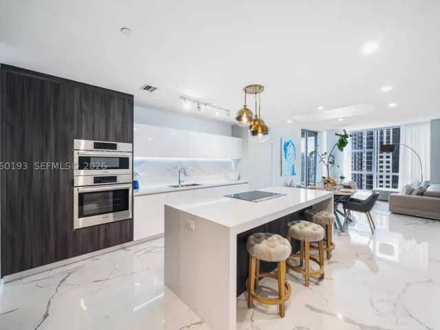 3-bedroom condo for rent in Miami - 851 NE 1st Ave 2911 - MondialRealty