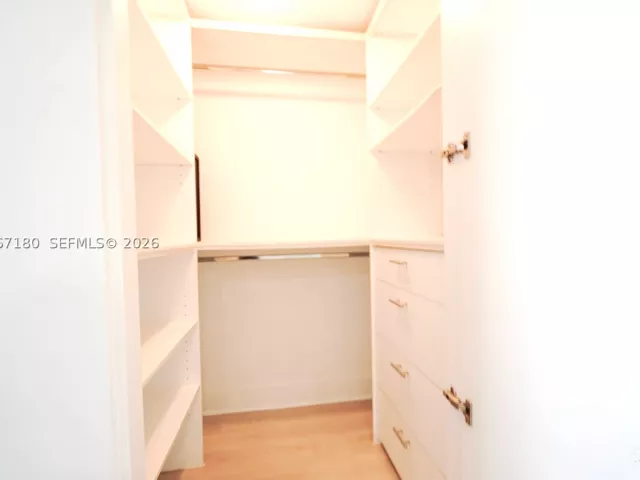 2-bedroom condo for rent in Miami - 325 S Biscayne Blvd 3314 - MondialRealty