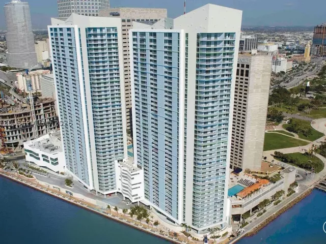 2-bedroom condo for rent in Miami - 325 S Biscayne Blvd 3314 - MondialRealty