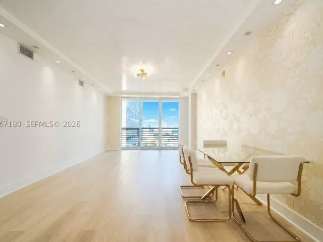 2-bedroom condo for rent in Miami - 325 S Biscayne Blvd 3314 - MondialRealty