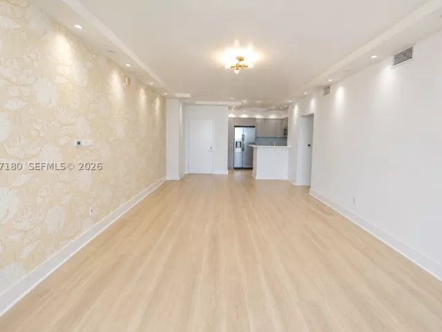 2-bedroom condo for rent in Miami - 325 S Biscayne Blvd 3314 - MondialRealty