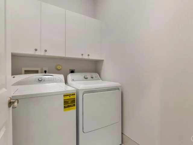 3-bedroom home for sale in West Palm Beach - 9119 Bay Point Circle - MondialRealty