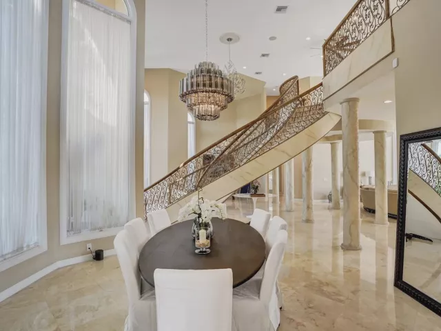 6-bedroom home for rent in Pompano Beach - 2584 SE 12TH Street - MondialRealty