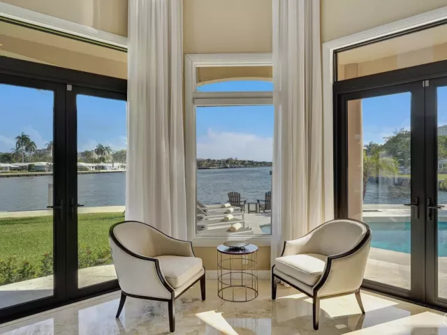 6-bedroom home for rent in Pompano Beach - 2584 SE 12TH Street - MondialRealty