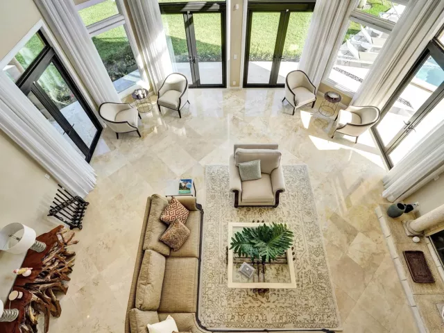 6-bedroom home for rent in Pompano Beach - 2584 SE 12TH Street - MondialRealty