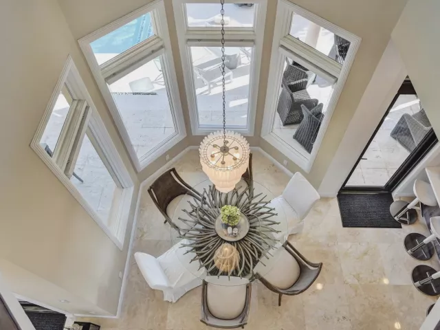 6-bedroom home for rent in Pompano Beach - 2584 SE 12TH Street - MondialRealty