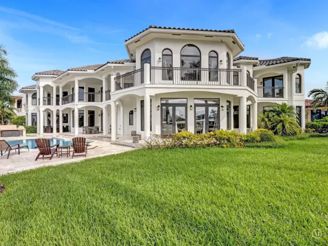 6-bedroom home for rent in Pompano Beach - 2584 SE 12TH Street - MondialRealty