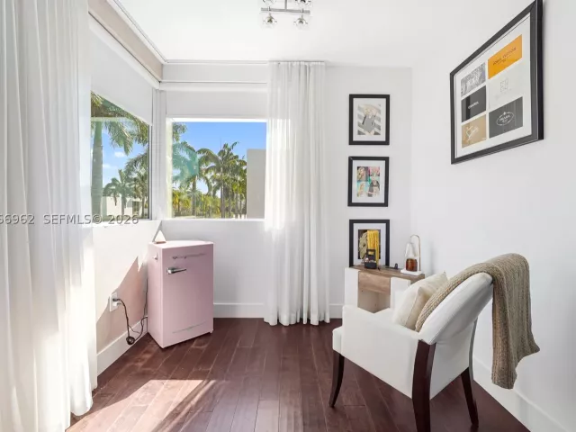 6-bedroom home for rent in Doral - 7515 NW 99th Ave - MondialRealty