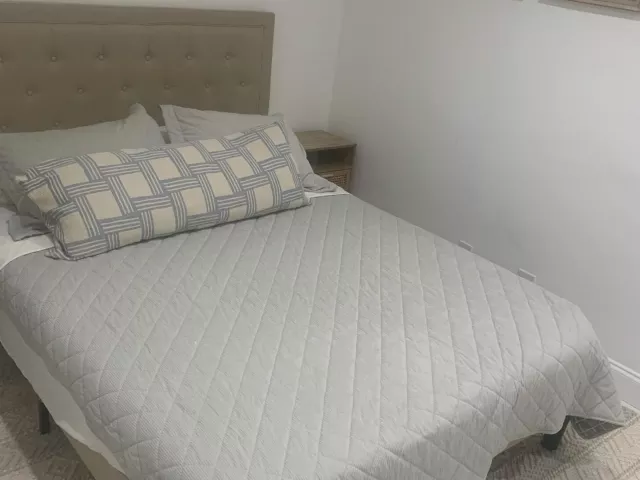 2-bedroom condo for rent in Miami Beach - 6039 COLLINS Avenue 1722 - MondialRealty
