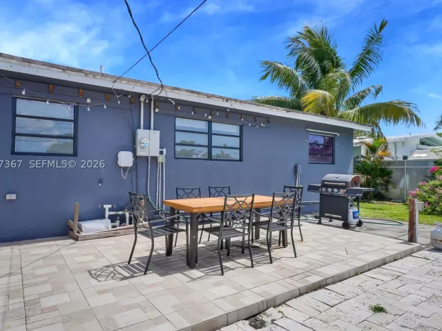 3-bedroom home for rent in Hollywood - 3338 Cleveland St 0 - MondialRealty