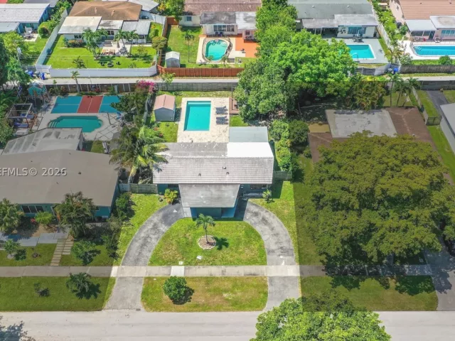 3-bedroom home for rent in Hollywood - 3338 Cleveland St 0 - MondialRealty