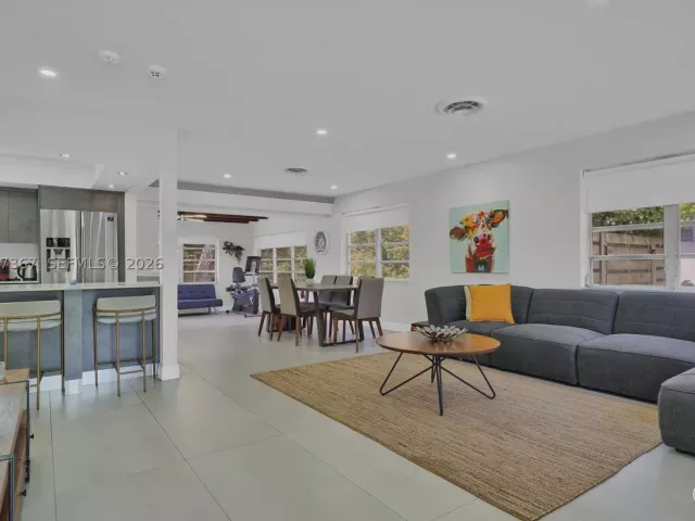 3-bedroom home for rent in Hollywood - 3338 Cleveland St 0 - MondialRealty